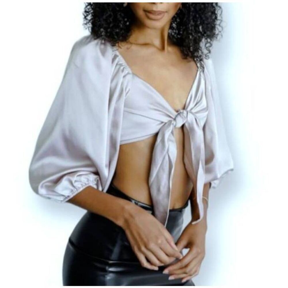 BLUSH SATIN TIE CROP TOP GRAY/CHAMPAGNE SZ.M EUC.